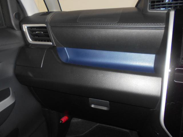 トールカスタムＧ　ＳＡ２　４ＷＤ　純正ナビ　パノラマモニター装着ダイハツ純正９インチメモリーナビ　パノラマモニター　ＴＶコントロールキット　装着車（福井県）の中古車