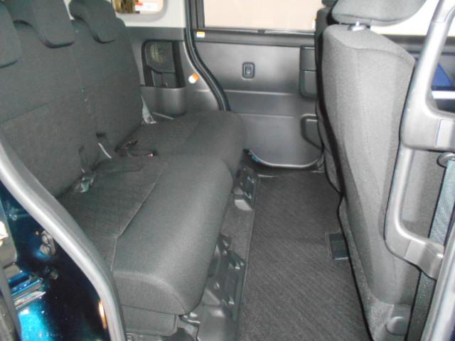 トールカスタムＧ　ＳＡ２　４ＷＤ　純正ナビ　パノラマモニター装着ダイハツ純正９インチメモリーナビ　パノラマモニター　ＴＶコントロールキット　装着車（福井県）の中古車