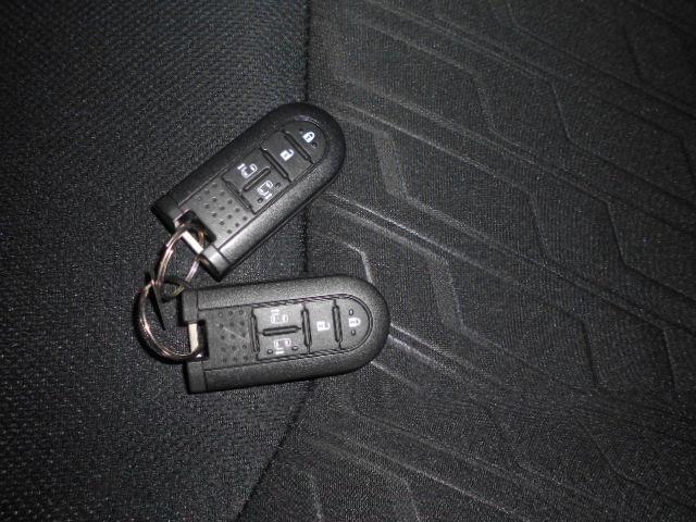 トールカスタムＧ　ＳＡ２　４ＷＤ　純正ナビ　パノラマモニター装着ダイハツ純正９インチメモリーナビ　パノラマモニター　ＴＶコントロールキット　装着車（福井県）の中古車