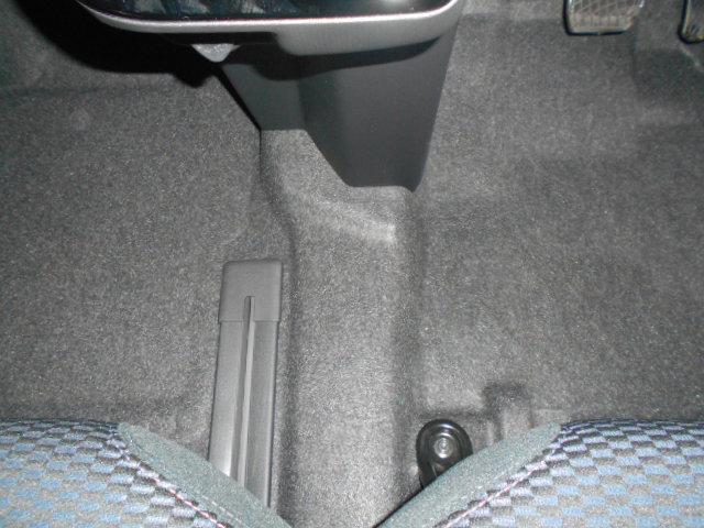 タントカスタムＸ　４ＷＤ　９インチディスプレイオーディオ装着パノラマモニター装着　届出済未走行車（福井県）の中古車