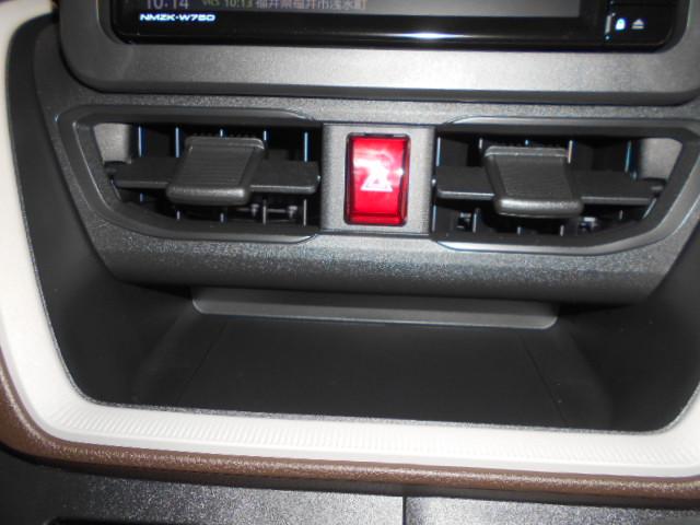 ムーヴＸ　純正ナビ　ドラレコ　パノラマモニター装着２０２５年モデル　ダイハツ純正スタンダードメモリーナビ　ドライブレコーダー　パノラマモニター　装着車（福井県）の中古車