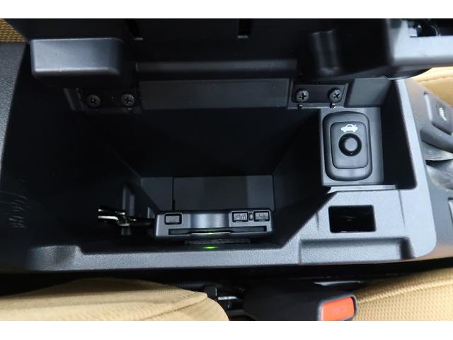 コペンセロ　／カーナビ／バックカメラ／キーフリー／ＬＥＤヘッドランスマキ−　ＢＴ接続　ＡＵＴＯライト　ターボエンジン　運転席助手席エアバック　キーレスエントリー　ＶＳＡ　イモビライザー　整備記録簿　ＡＢＳ　ＬＥＤヘットランプ　ＥＴＣ車載器　ＳＲＳ　アルミホイール（富山県）の中古車