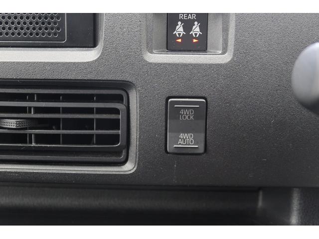 ハイゼットカーゴＤＸ　／パートタイム４ＷＤ／ラジオ／オートライト／踏み間違い防止　Ｗエアバック　キーフリーシステム　エコアイドル　車線逸脱警報　切替４ＷＤ　オートハイビーム　オートライト　運転席エアバッグ　ＡＢＳ　記録簿　ＶＤＣ（富山県）の中古車