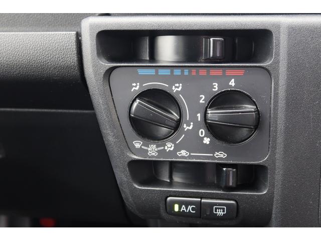 ハイゼットカーゴＤＸ　／パートタイム４ＷＤ／ラジオ／オートライト／踏み間違い防止　Ｗエアバック　キーフリーシステム　エコアイドル　車線逸脱警報　切替４ＷＤ　オートハイビーム　オートライト　運転席エアバッグ　ＡＢＳ　記録簿　ＶＤＣ（富山県）の中古車