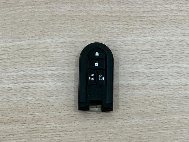 トールカスタムＧ　ＳＡII　／ナビ／バックカメラ／両側電動スライド１オーナ　衝突被害軽減　Ｂｌｕｅｔｏｏｔｈ接続　電動格納ドアミラー　ナビＴＶ　ＬＥＤ　Ｂカメラ　エアバッグ　両側パワスラドア　レーンアシスト　キーフリーシステム　エコアイドル　アルミホイール　記録簿（富山県）の中古車