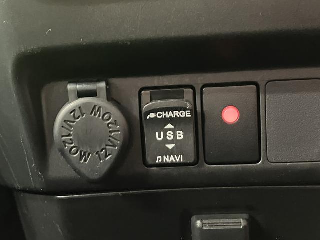 トールカスタムＧ　ＳＡII　／ナビ／バックカメラ／両側電動スライド１オーナ　衝突被害軽減　Ｂｌｕｅｔｏｏｔｈ接続　電動格納ドアミラー　ナビＴＶ　ＬＥＤ　Ｂカメラ　エアバッグ　両側パワスラドア　レーンアシスト　キーフリーシステム　エコアイドル　アルミホイール　記録簿（富山県）の中古車