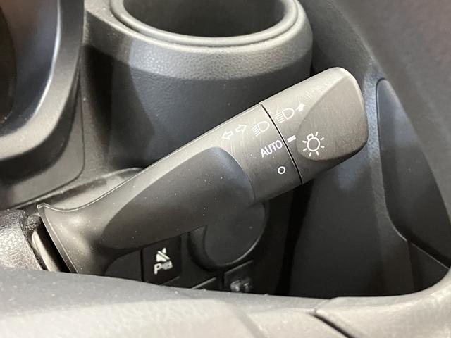 ミライースＬ　ＳＡIII　／オーディオレス／キーレス／マニュアルエアコ車線逸脱警報システム　緊急ブレーキ　Ｒカメラ　アイドリンストップ　キーレスキー　横滑防止装置　デュアルエアバッグ　オートハイビーム　エアバック　オートライト　ＡＢＳ　整備記録簿　安全ボディ（富山県）の中古車