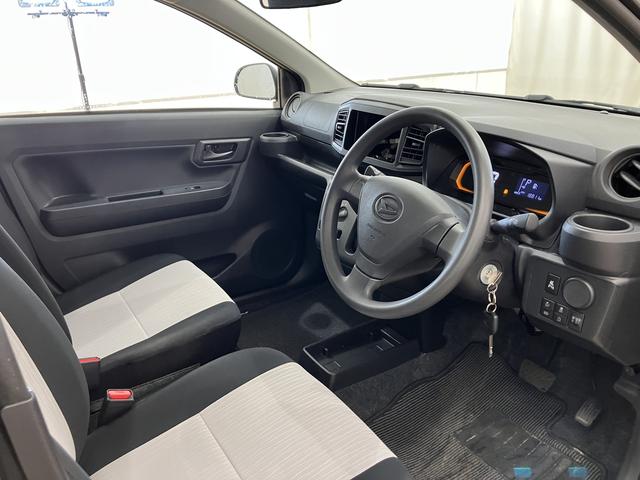 ミライースＬ　ＳＡIII　／オーディオレス／キーレス／マニュアルエアコ車線逸脱警報システム　緊急ブレーキ　Ｒカメラ　アイドリンストップ　キーレスキー　横滑防止装置　デュアルエアバッグ　オートハイビーム　エアバック　オートライト　ＡＢＳ　整備記録簿　安全ボディ（富山県）の中古車