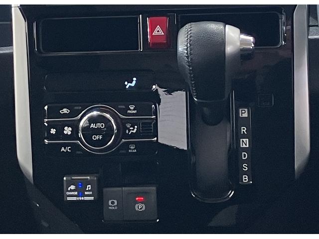 トールカスタムＧ　／４ＷＤ／ナビ／パノラマカメラ／両側電動スライド４ＷＤ　前席シートヒーター　横滑り防止　全方位カメラ　電動格納ドアミラー　セキュリティアラーム　バックモニター　ＬＥＤヘッドライト　記録簿　ワンオーナー　両側電動スライドドア　ドライブレコーダー（富山県）の中古車