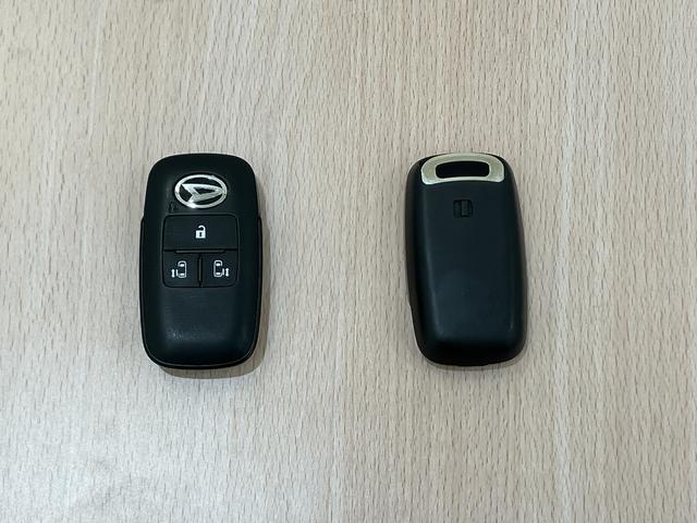 トールカスタムＧ　／４ＷＤ／ナビ／パノラマカメラ／両側電動スライド４ＷＤ　前席シートヒーター　横滑り防止　全方位カメラ　電動格納ドアミラー　セキュリティアラーム　バックモニター　ＬＥＤヘッドライト　記録簿　ワンオーナー　両側電動スライドドア　ドライブレコーダー（富山県）の中古車