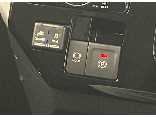 トールカスタムＧ　／４ＷＤ／ナビ／パノラマカメラ／両側電動スライド４ＷＤ　前席シートヒーター　横滑り防止　全方位カメラ　電動格納ドアミラー　セキュリティアラーム　バックモニター　ＬＥＤヘッドライト　記録簿　ワンオーナー　両側電動スライドドア　ドライブレコーダー（富山県）の中古車