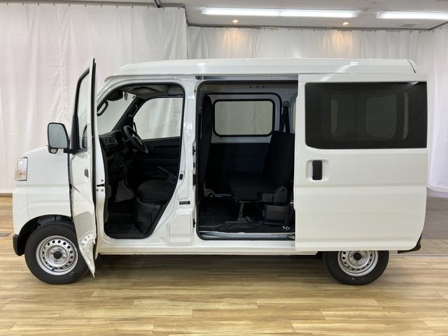 ハイゼットカーゴＤＸ　／切替４ＷＤ／ラジオ／オートライト／踏み間違い防止４ＷＤ車　レーンキープアシスト　アイドルストップ　ＶＤＣ　キーレスキー　ダブルエアバッグ　オートマチックハイビーム　記録簿　ＡＢＳ　エアバッグ　衝突安全ボディ　両側スライドＤ　衝突低減ブレーキ（富山県）の中古車