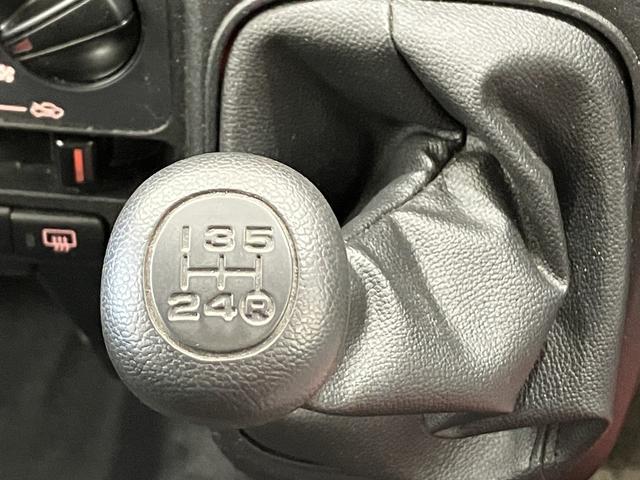 ハイゼットカーゴＤＸ　／切替４ＷＤ／ラジオ／オートライト／踏み間違い防止４ＷＤ車　レーンキープアシスト　アイドルストップ　ＶＤＣ　キーレスキー　ダブルエアバッグ　オートマチックハイビーム　記録簿　ＡＢＳ　エアバッグ　衝突安全ボディ　両側スライドＤ　衝突低減ブレーキ（富山県）の中古車