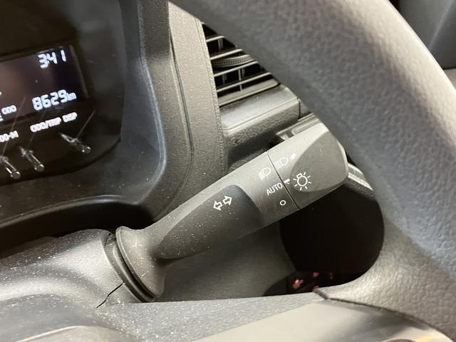 ハイゼットカーゴＤＸ　／切替４ＷＤ／ラジオ／オートライト／踏み間違い防止４ＷＤ車　レーンキープアシスト　アイドルストップ　ＶＤＣ　キーレスキー　ダブルエアバッグ　オートマチックハイビーム　記録簿　ＡＢＳ　エアバッグ　衝突安全ボディ　両側スライドＤ　衝突低減ブレーキ（富山県）の中古車