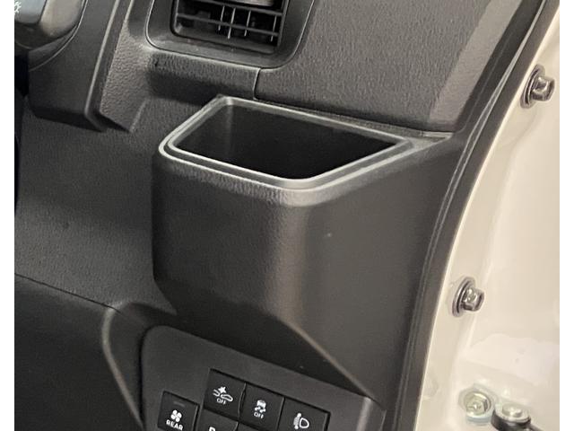 ハイゼットカーゴＤＸ　／切替４ＷＤ／ラジオ／オートライト／踏み間違い防止４ＷＤ車　レーンキープアシスト　アイドルストップ　ＶＤＣ　キーレスキー　ダブルエアバッグ　オートマチックハイビーム　記録簿　ＡＢＳ　エアバッグ　衝突安全ボディ　両側スライドＤ　衝突低減ブレーキ（富山県）の中古車