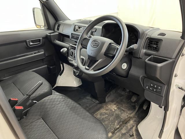 ハイゼットカーゴＤＸ　／切替４ＷＤ／ラジオ／オートライト／踏み間違い防止４ＷＤ車　レーンキープアシスト　アイドルストップ　ＶＤＣ　キーレスキー　ダブルエアバッグ　オートマチックハイビーム　記録簿　ＡＢＳ　エアバッグ　衝突安全ボディ　両側スライドＤ　衝突低減ブレーキ（富山県）の中古車