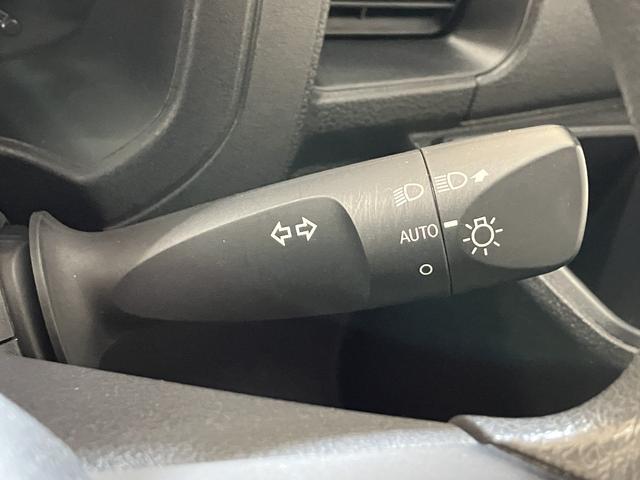 ハイゼットカーゴＤＸ　／切替４ＷＤ／ラジオ／オートライト／踏み間違い防止踏み間違い防止　Ｗエアバック　キーフリーシステム　エコアイドル　車線逸脱警報　切替４ＷＤ　オートハイビーム　両側スライドドア　オートライト　運転席エアバッグ　ＡＢＳ　記録簿　ＶＤＣ（富山県）の中古車