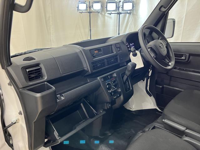 ハイゼットカーゴＤＸ　／切替４ＷＤ／ラジオ／オートライト／踏み間違い防止踏み間違い防止　Ｗエアバック　キーフリーシステム　エコアイドル　車線逸脱警報　切替４ＷＤ　オートハイビーム　両側スライドドア　オートライト　運転席エアバッグ　ＡＢＳ　記録簿　ＶＤＣ（富山県）の中古車