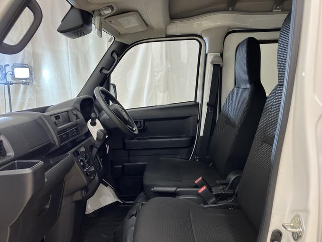 ハイゼットカーゴＤＸ　／切替４ＷＤ／ラジオ／オートライト／踏み間違い防止踏み間違い防止　Ｗエアバック　キーフリーシステム　エコアイドル　車線逸脱警報　切替４ＷＤ　オートハイビーム　両側スライドドア　オートライト　運転席エアバッグ　ＡＢＳ　記録簿　ＶＤＣ（富山県）の中古車