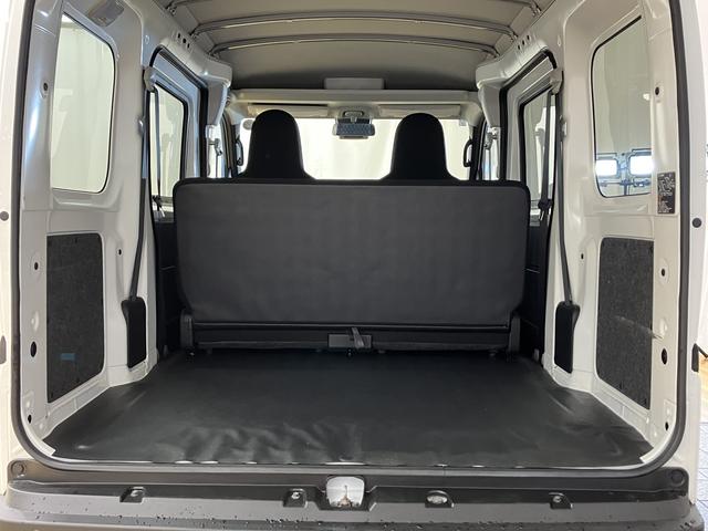 ハイゼットカーゴＤＸ　／切替４ＷＤ／ラジオ／オートライト／踏み間違い防止踏み間違い防止　Ｗエアバック　キーフリーシステム　エコアイドル　車線逸脱警報　切替４ＷＤ　オートハイビーム　両側スライドドア　オートライト　運転席エアバッグ　ＡＢＳ　記録簿　ＶＤＣ（富山県）の中古車