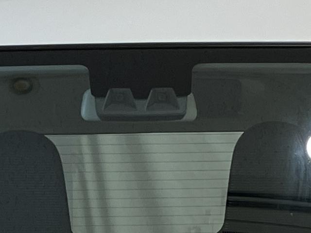 ハイゼットカーゴＤＸ　／切替４ＷＤ／ラジオ／オートライト／踏み間違い防止踏み間違い防止　Ｗエアバック　キーフリーシステム　エコアイドル　車線逸脱警報　切替４ＷＤ　オートハイビーム　両側スライドドア　オートライト　運転席エアバッグ　ＡＢＳ　記録簿　ＶＤＣ（富山県）の中古車