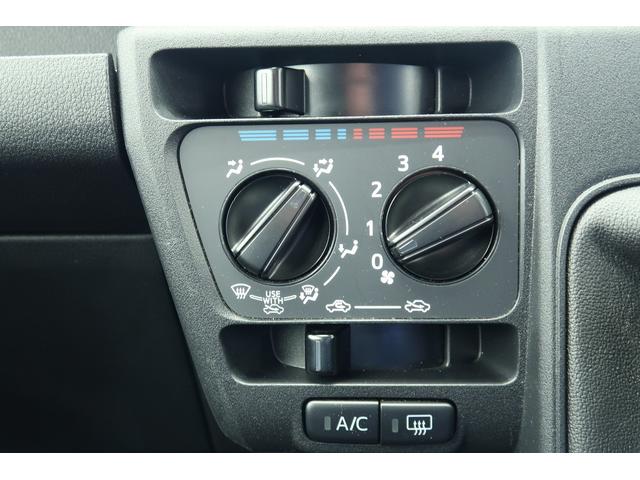 ハイゼットカーゴDX /切替4WD/ラジオ/オートライト/踏み間違い防止車線逸脱警報装置 キーフリー デュアルエアバッグ Aストップ VDC オートマチックハイビーム 記録簿 切替4WD ABS エアバッグ オートライト 衝突被害軽減装置(富山県)の中古車
