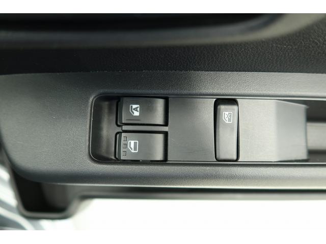 ハイゼットカーゴDX /切替4WD/ラジオ/オートライト/踏み間違い防止車線逸脱警報装置 キーフリー デュアルエアバッグ Aストップ VDC オートマチックハイビーム 記録簿 切替4WD ABS エアバッグ オートライト 衝突被害軽減装置(富山県)の中古車