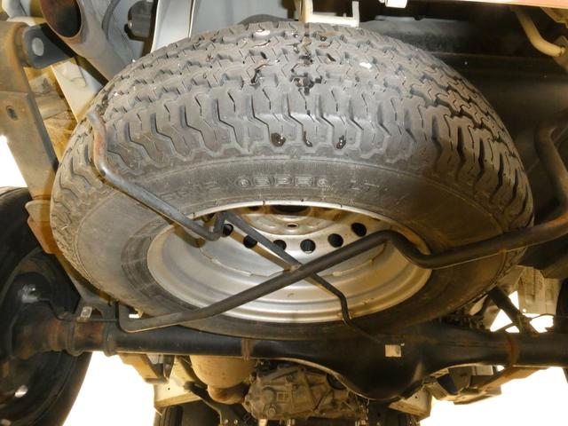 ハイゼットトラックスタンダードＳＡIIIｔ　／切替式４ＷＤ／ＡＭ・ＦＭラジオ／４ＷＤ・ＣＶＴ・ＡＭＦＭラジオ付き・スペアタイヤ付き（富山県）の中古車