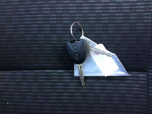 ハイゼットカーゴDXインパネシフト リモコンキー 両側スライドドア ハイビームアシスト レーンアシスト 両席エアバッグ ABS(鹿児島県)の中古車