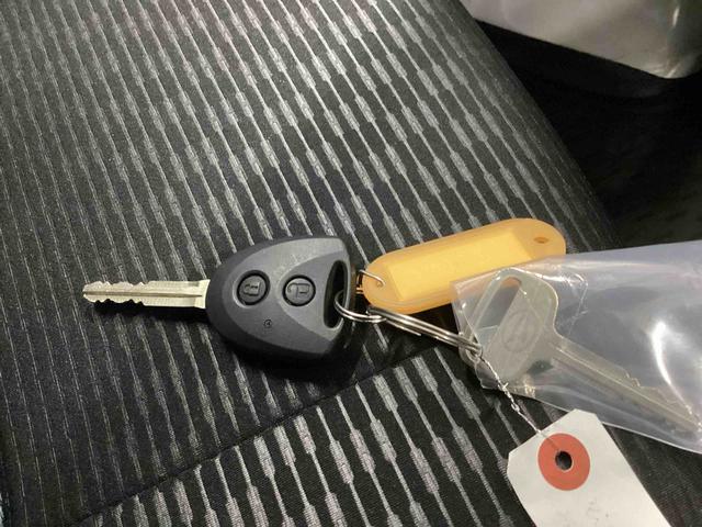 ハイゼットカーゴDXインパネシフト リモコンキー 運転席助手席エアバック ABS 衝突回避支援ブレーキ レーンアシスト オートマチックハイビーム(鹿児島県)の中古車