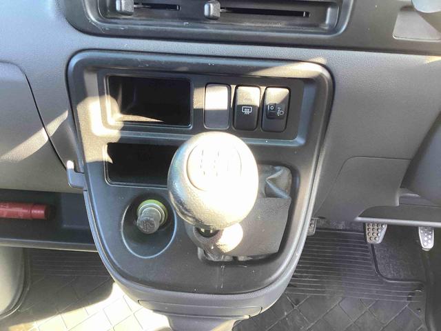 ハイゼットカーゴクルーズ５速ＭＴ車　カーナビ　両側スライドドア　ＡＢＳ（鹿児島県）の中古車