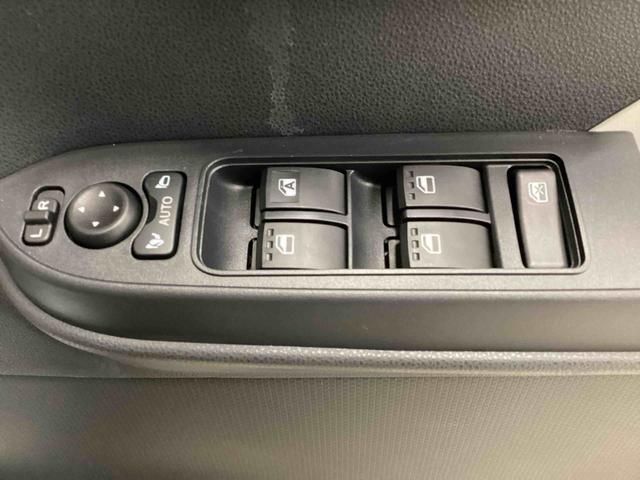 タントＸインパネシフト　プッシュスタートスイッチ　電子カードキー　電動パーキングブレーキ　片側電動両側スライドドア　車線逸脱警報　オートハイビーム　ブレーキサポート　ＡＢＳ（鹿児島県）の中古車