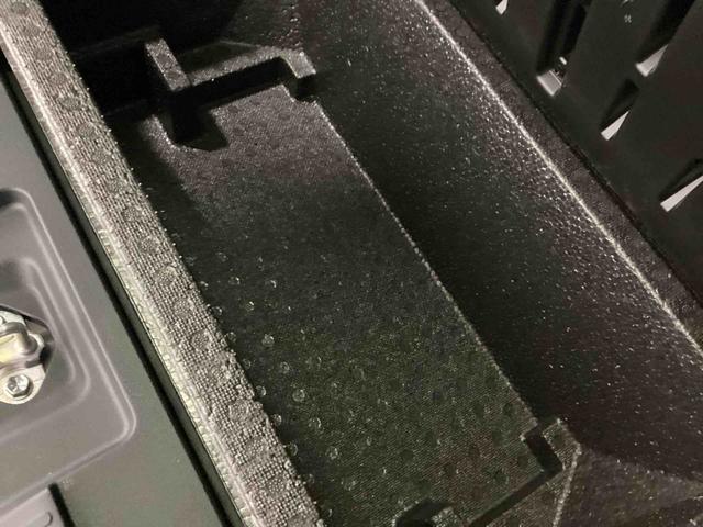 タントＸインパネシフト　プッシュスタートスイッチ　電子カードキー　電動パーキングブレーキ　片側電動両側スライドドア　車線逸脱警報　オートハイビーム　ブレーキサポート　ＡＢＳ（鹿児島県）の中古車