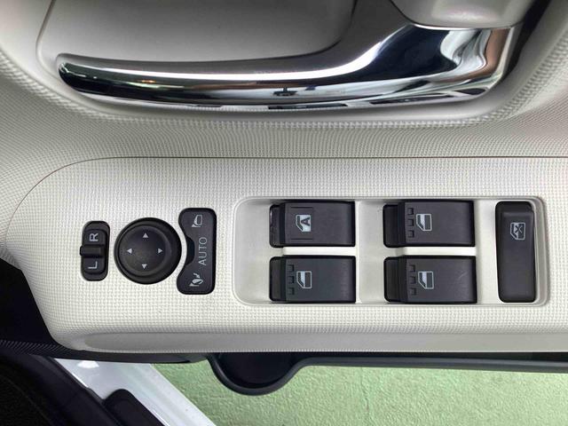 ムーヴキャンバスストライプスＧインパネシフト　プッシュスタートスイッチ　電子カードキー　電動パーキングブレーキ　両側電動スライドドア　衝突被害軽減システム　レーンアシスト　シートヒーター　ＡＢＳ（鹿児島県）の中古車