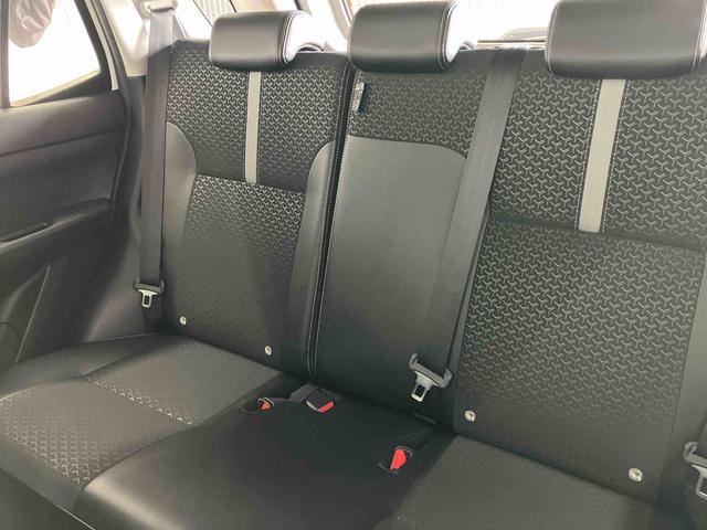 ロッキープレミアムスマートアシスト搭載 バックカメラ付き オートエアコン オートライト キーフリー アイドリングストップ ABS 電動ドアミラー(熊本県)の中古車