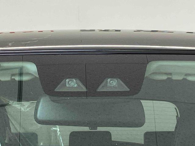 ロッキープレミアムスマートアシスト搭載 バックカメラ付き オートエアコン オートライト キーフリー アイドリングストップ ABS 電動ドアミラー(熊本県)の中古車