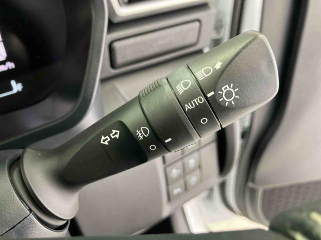 ロッキープレミアムスマートアシスト搭載 バックカメラ付き オートエアコン オートライト キーフリー アイドリングストップ ABS 電動ドアミラー(熊本県)の中古車