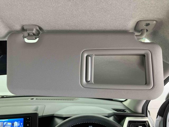 ロッキープレミアムスマートアシスト搭載 バックカメラ付き オートエアコン オートライト キーフリー アイドリングストップ ABS 電動ドアミラー(熊本県)の中古車