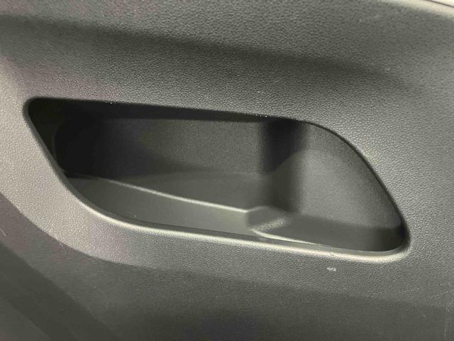 ロッキープレミアムスマートアシスト搭載 バックカメラ付き オートエアコン オートライト キーフリー アイドリングストップ ABS 電動ドアミラー(熊本県)の中古車