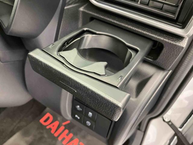 ロッキープレミアムスマートアシスト搭載 バックカメラ付き オートエアコン オートライト キーフリー アイドリングストップ ABS 電動ドアミラー(熊本県)の中古車