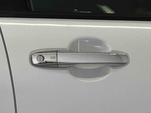 ロッキープレミアムスマートアシスト搭載 バックカメラ付き オートエアコン オートライト キーフリー アイドリングストップ ABS 電動ドアミラー(熊本県)の中古車