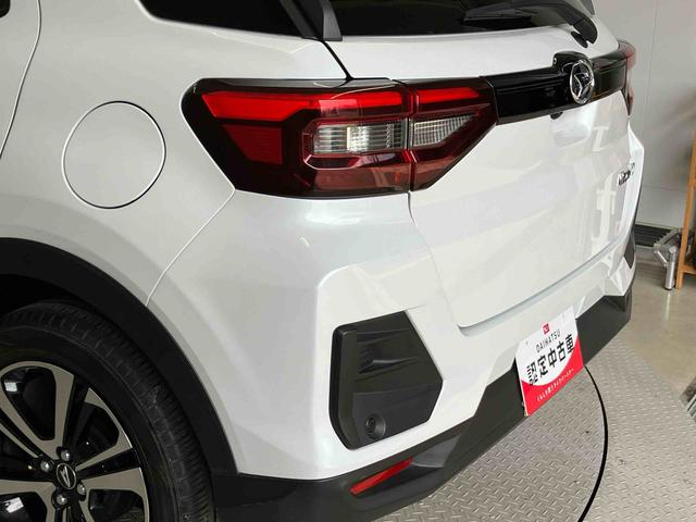 ロッキープレミアムスマートアシスト搭載 バックカメラ付き オートエアコン オートライト キーフリー アイドリングストップ ABS 電動ドアミラー(熊本県)の中古車