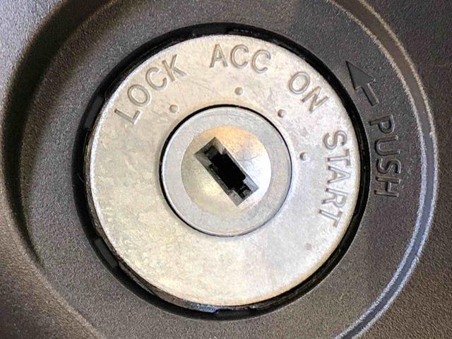 ハイゼットトラックスタンダード４ＷＤ　マニュアルエアコン　パワステ　タイミングチェーン　ラジオデッキ　手動ドアミラー　手動ウィンドウ　衝突被害軽減システム　横滑り防止機能　アイドリングストップ　ＡＢＳ（長野県）の中古車