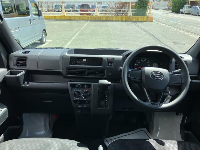 ハイゼットカーゴＤＸ　４ＷＤ　ＣＶＴ　ＡＭ／ＦＭラジオデッキスマートアシスト・コーナーセンサー・３モード電子制御４ＷＤ（ＣＶＴ車）・荷室長１，９１５ｍｍ・荷室幅１，４１０ｍｍ・荷室高１，２５０ｍｍ・ハロゲンヘッドランプ・マニュアルエアコン（山梨県）の中古車
