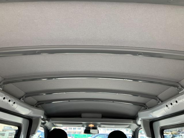 ハイゼットカーゴデラックス　４ＷＤ　ＣＶＴ　ＡＭ／ＦＭラジオデッキスマートアシスト・コーナーセンサー・３モード電子制御４ＷＤ（ＣＶＴ車）・荷室長１，９１５ｍｍ・荷室幅１，４１０ｍｍ・荷室高１，２５０ｍｍ・ハロゲンヘッドランプ・マニュアルエアコン（山梨県）の中古車