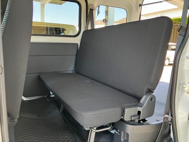 ハイゼットカーゴデラックス　４ＷＤ　ＣＶＴ　ＡＭ／ＦＭラジオデッキスマートアシスト・コーナーセンサー・３モード電子制御４ＷＤ（ＣＶＴ車）・荷室長１，９１５ｍｍ・荷室幅１，４１０ｍｍ・荷室高１，２５０ｍｍ・ハロゲンヘッドランプ・マニュアルエアコン（山梨県）の中古車