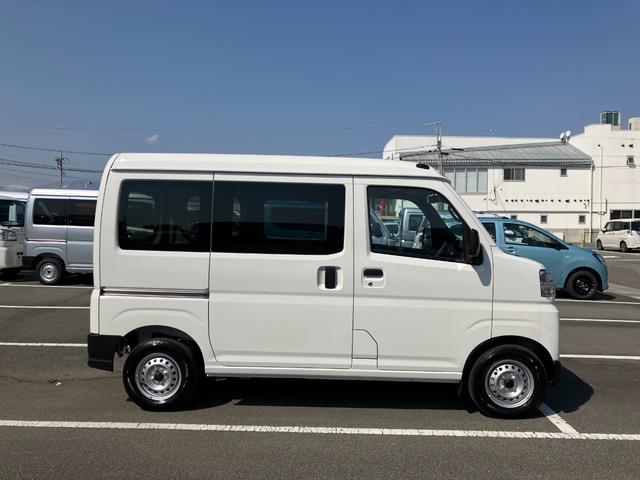 ハイゼットカーゴデラックス　４ＷＤ　ＣＶＴ　ＡＭ／ＦＭラジオデッキスマートアシスト・コーナーセンサー・３モード電子制御４ＷＤ（ＣＶＴ車）・荷室長１，９１５ｍｍ・荷室幅１，４１０ｍｍ・荷室高１，２５０ｍｍ・ハロゲンヘッドランプ・マニュアルエアコン（山梨県）の中古車