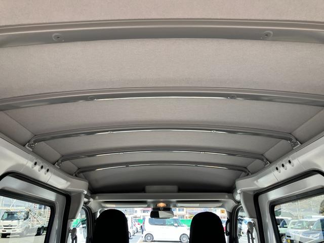 ハイゼットカーゴデラックス　４ＷＤ　ＣＶＴスマートアシスト・コーナーセンサー・３モード電子制御４ＷＤ（ＣＶＴ車）・荷室長１，９１５ｍｍ・荷室幅１，４１０ｍｍ・荷室高１，２５０ｍｍ・ハロゲンヘッドランプ・マニュアルエアコン（山梨県）の中古車