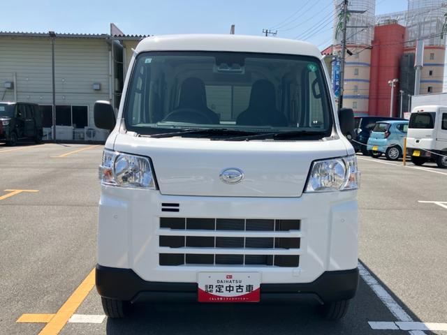 ハイゼットカーゴデラックス　４ＷＤ　ＣＶＴ　ＡＭ／ＦＭラジオデッキスマートアシスト・コーナーセンサー・３モード電子制御４ＷＤ（ＣＶＴ車）・荷室長１，９１５ｍｍ・荷室幅１，４１０ｍｍ・荷室高１，２５０ｍｍ・ハロゲンヘッドランプ・マニュアルエアコン（山梨県）の中古車