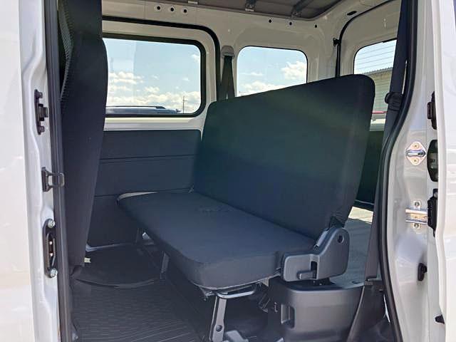 ハイゼットカーゴデラックス　４ＷＤ　ＣＶＴ　ＡＭ／ＦＭラジオデッキスマートアシスト・コーナーセンサー・３モード電子制御４ＷＤ（ＣＶＴ車）・荷室長１，９１５ｍｍ・荷室幅１，４１０ｍｍ・荷室高１，２５０ｍｍ・ハロゲンヘッドランプ・マニュアルエアコン（山梨県）の中古車